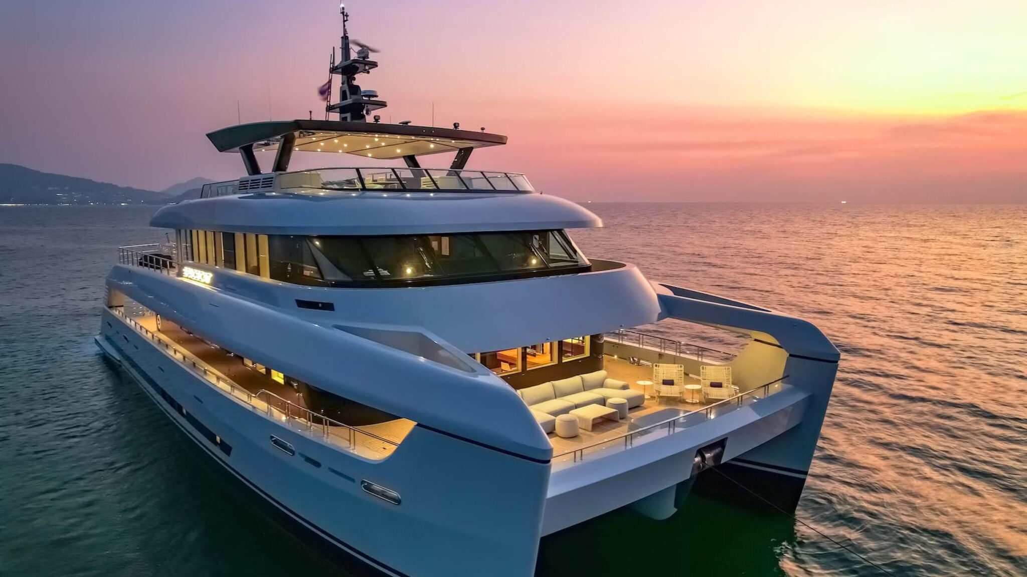 Yatch 4